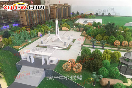 四海馨城精装地上一层大车库房源出售